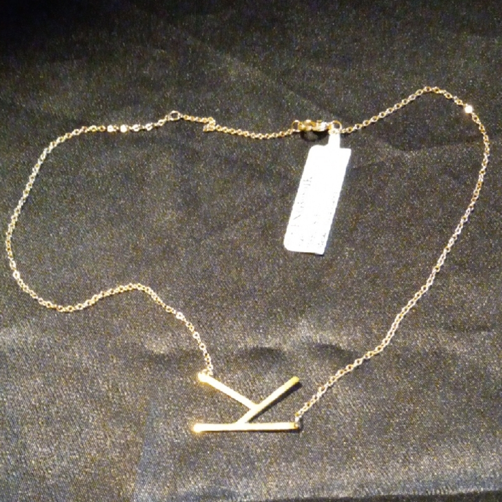 Savvy Cie Gold Necklace with Geometric Pendant and Fine Link Chain